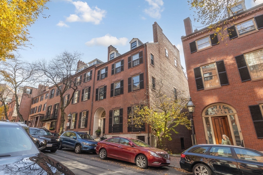 14 Chestnut Street # 4, Boston Unit: 4