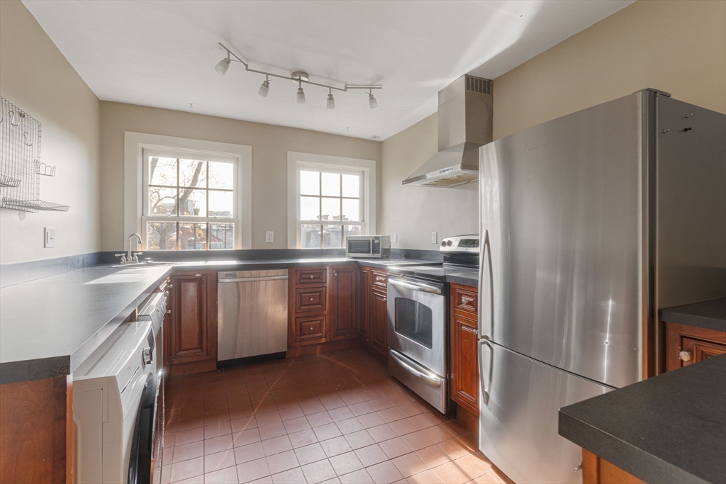 14 Chestnut Street # 4, Boston Unit: 4