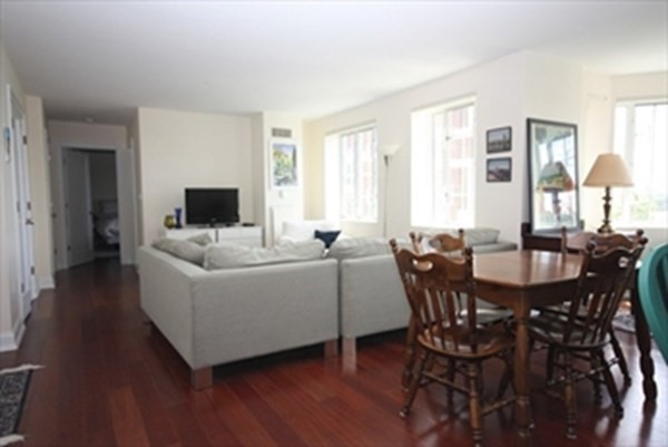 20 Chapel St # C1007