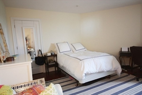 20 Chapel St # C1007