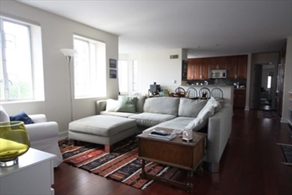 20 Chapel St # C1007