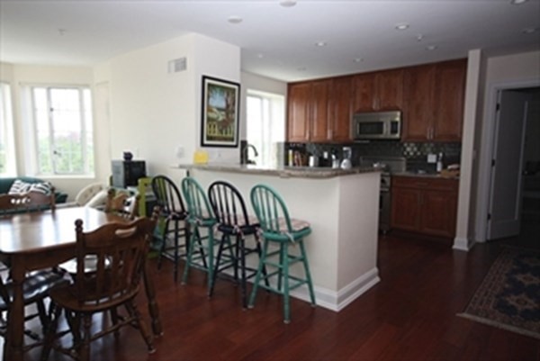 20 Chapel St # C1007