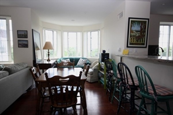 20 Chapel St # C1007