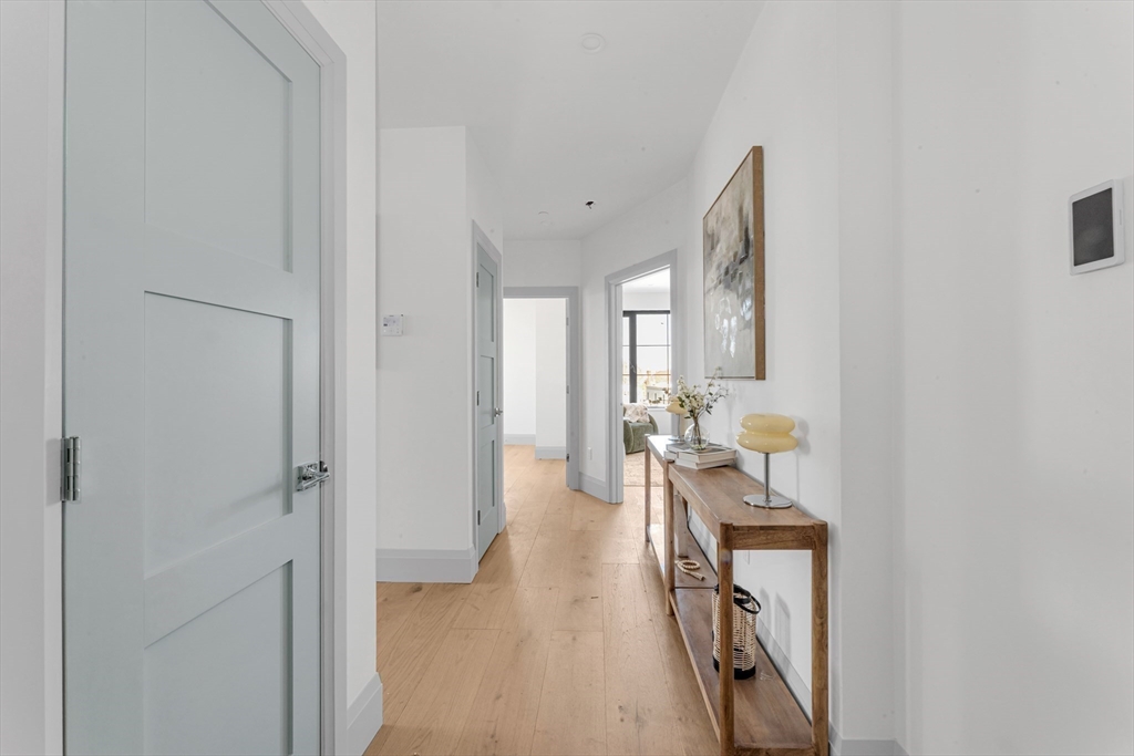 34 Oak Street # 204
