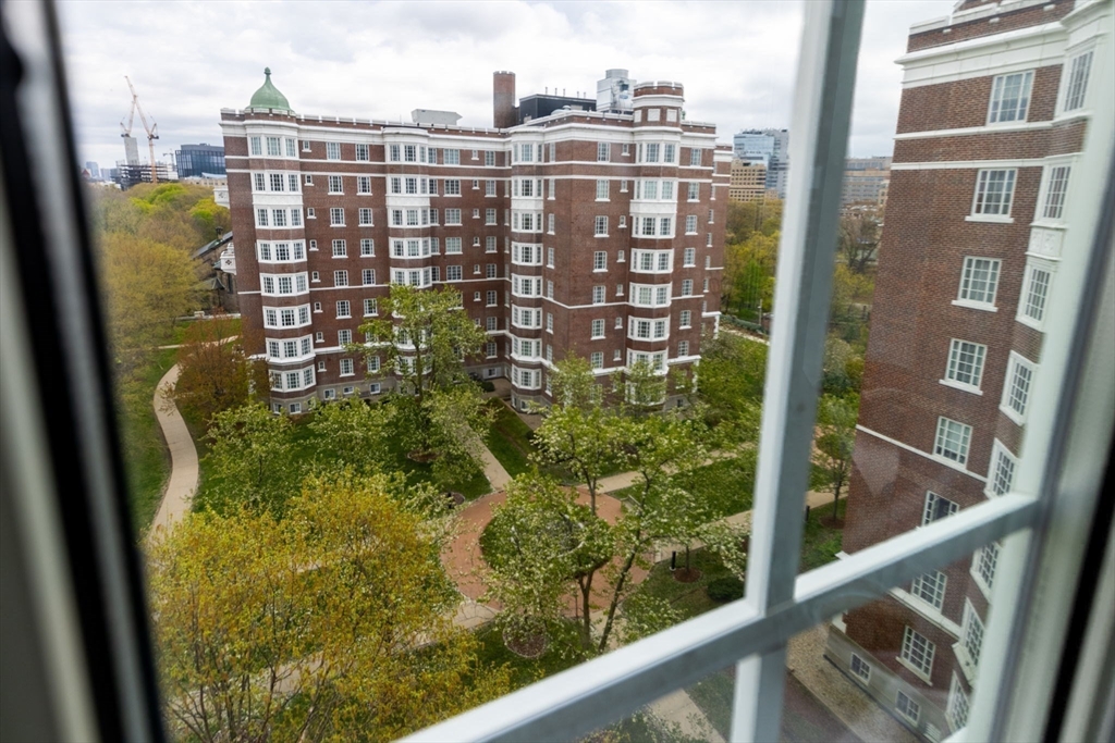 20 Chapel St # B1005