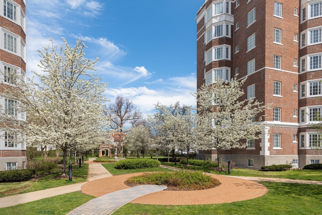 20 Chapel St # B1005