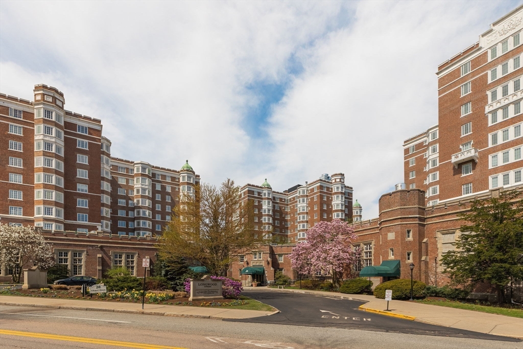 20 Chapel St # B1005