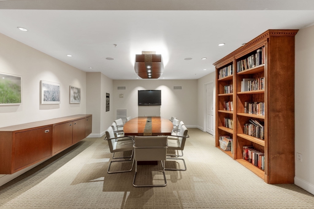 20 Chapel St # B1005