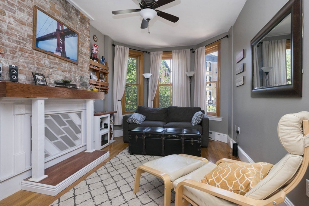 592 Columbus Ave # 3