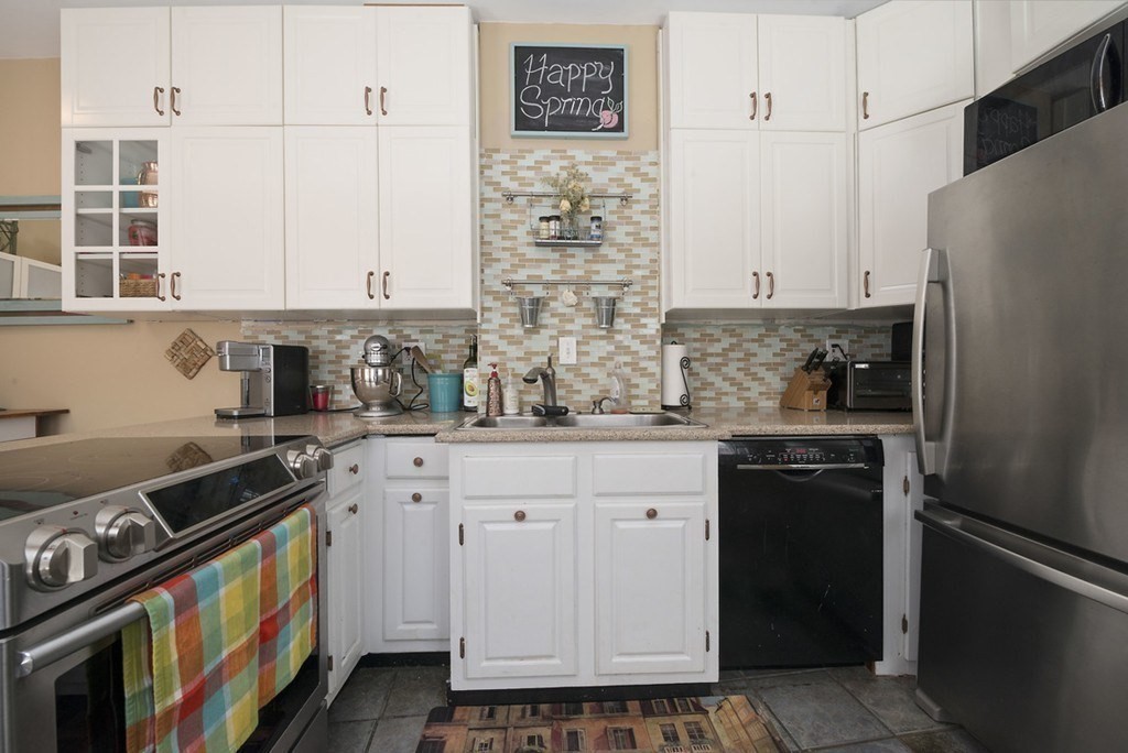 592 Columbus Ave # 3