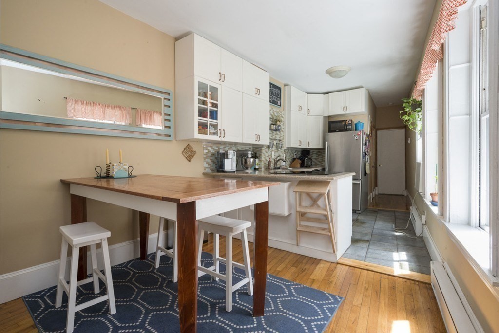 592 Columbus Ave # 3