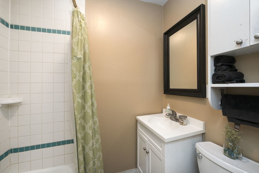 592 Columbus Ave # 3