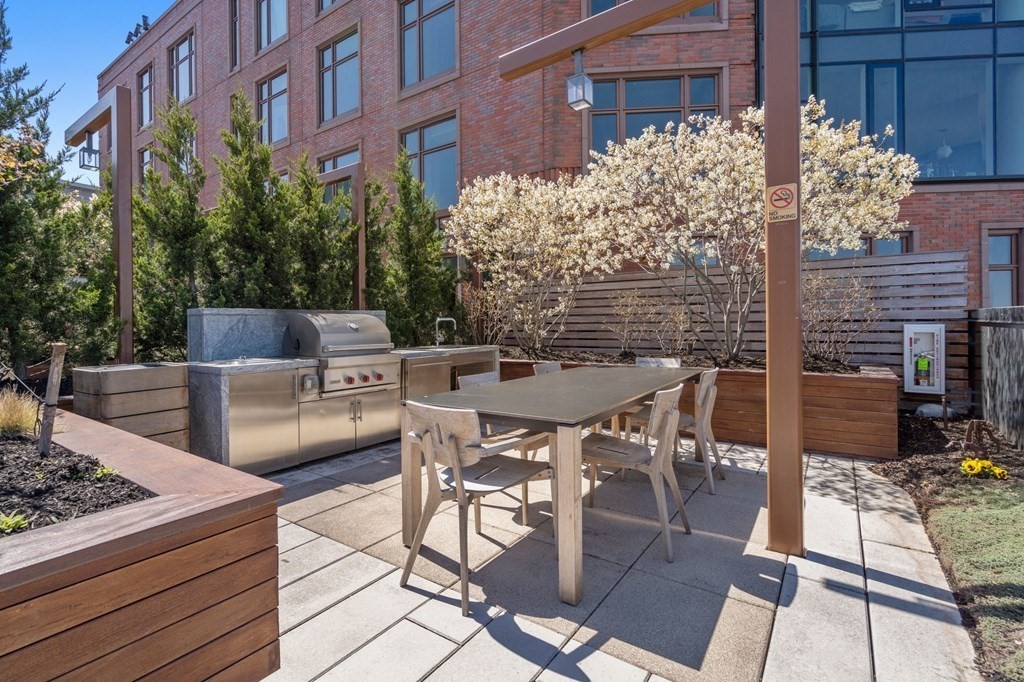 100 Lovejoy Wharf # 5H
