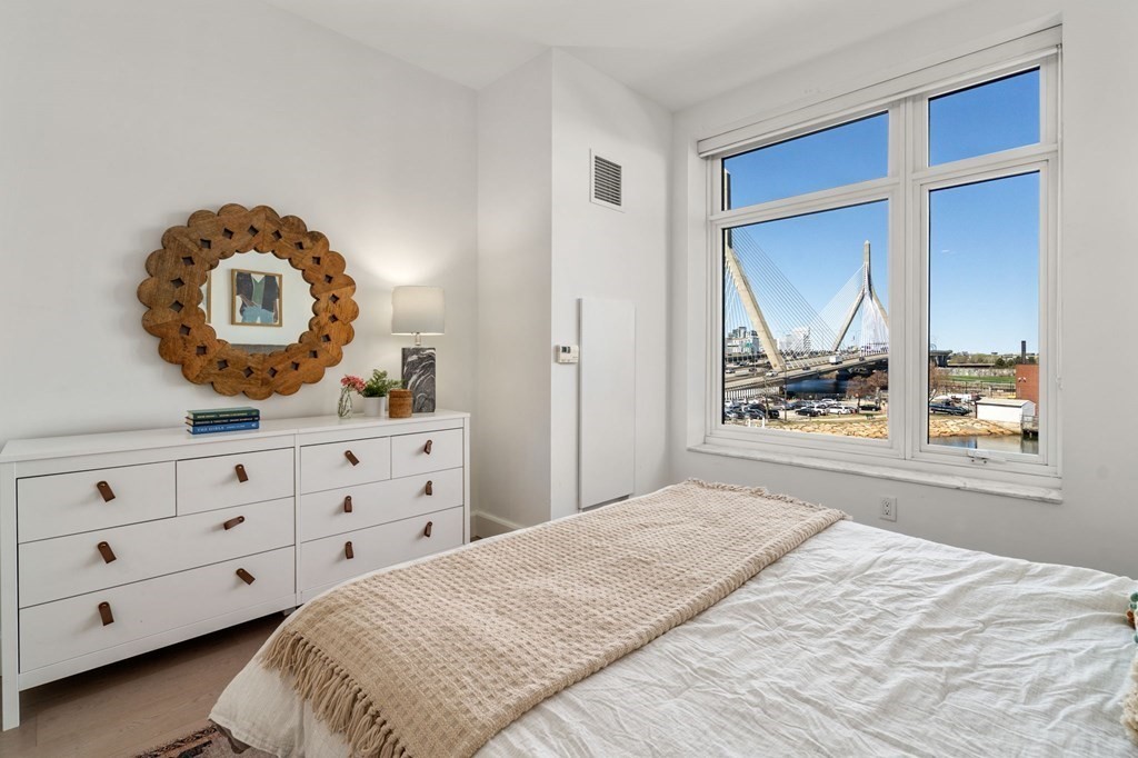 100 Lovejoy Wharf # 5H