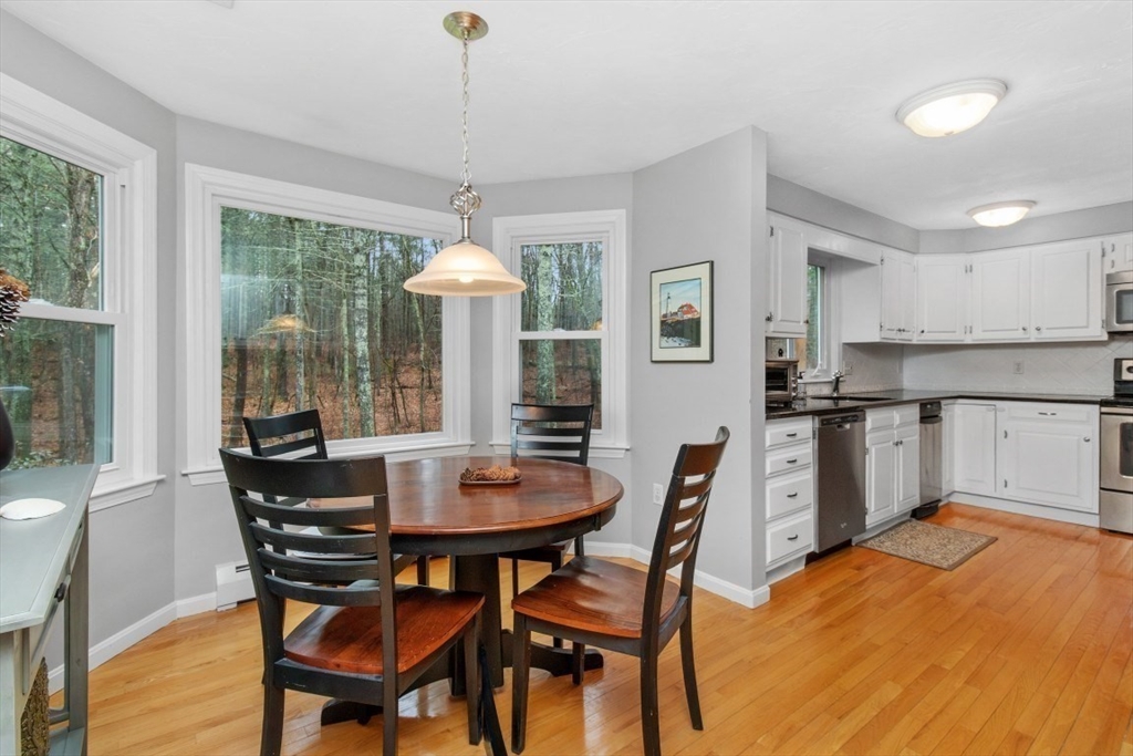 24 Robin Rd