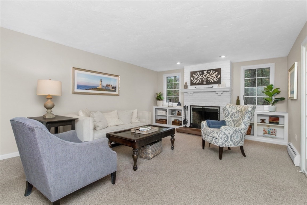 24 Robin Rd