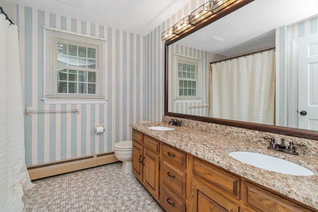 24 Robin Rd
