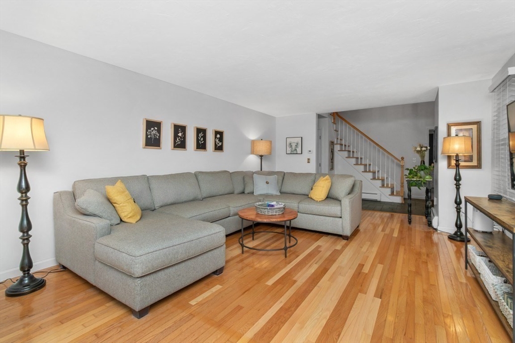 24 Robin Rd