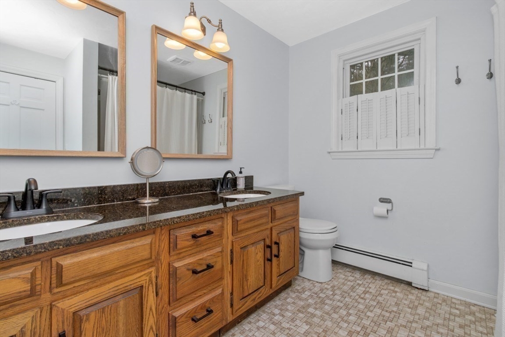 24 Robin Rd