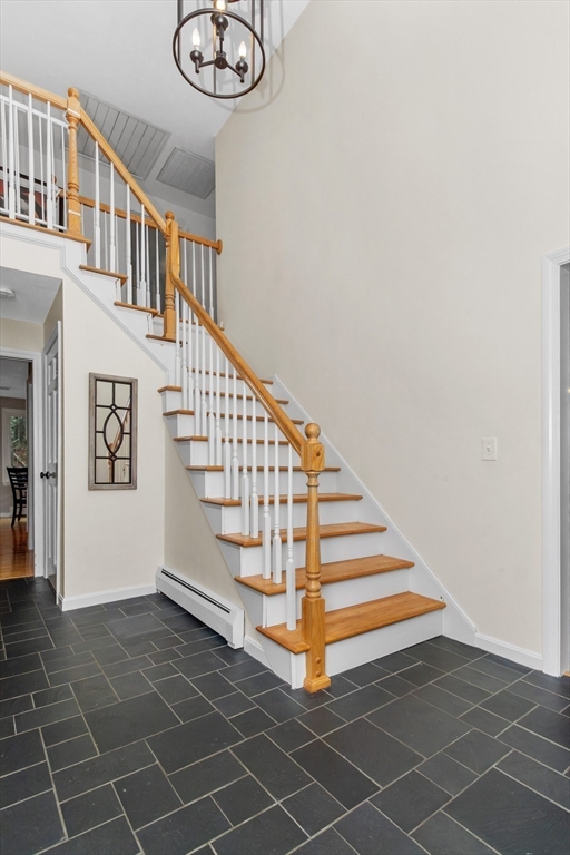 24 Robin Rd