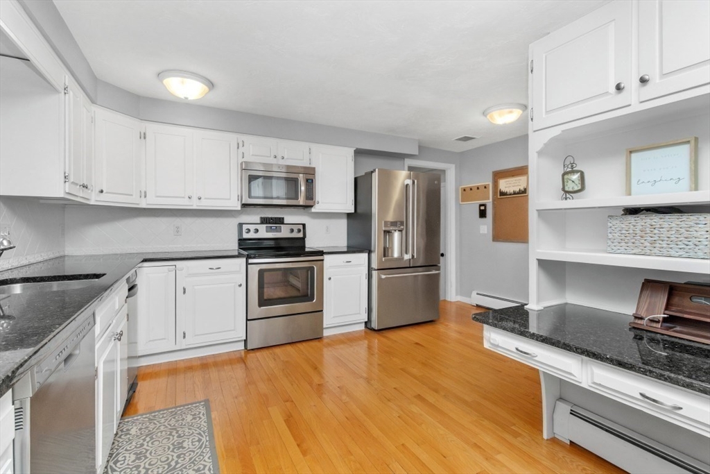 24 Robin Rd