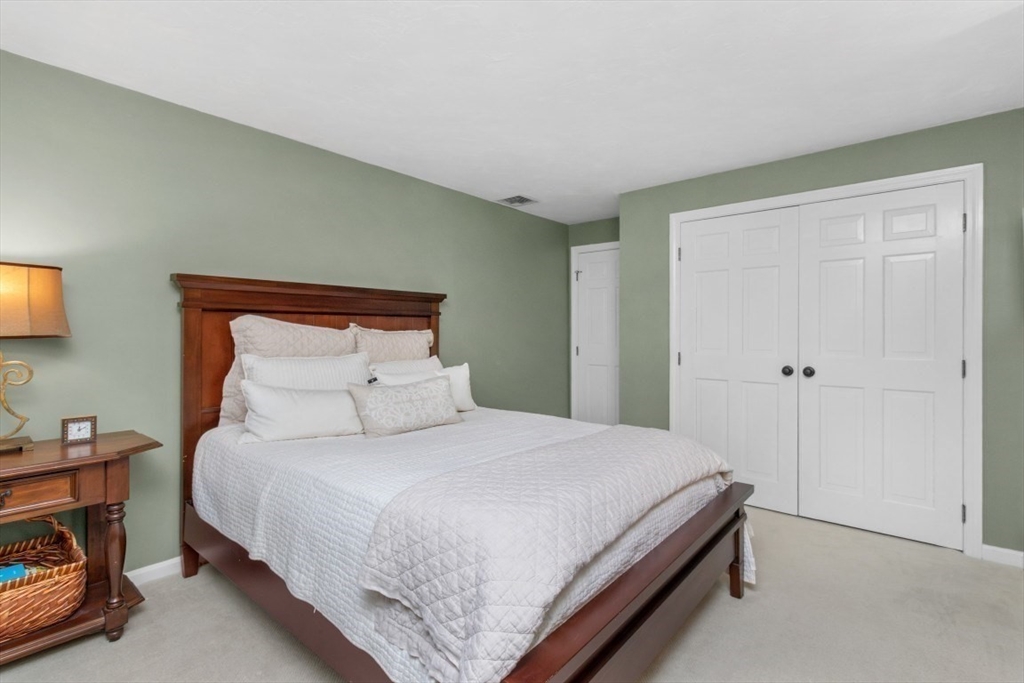 24 Robin Rd