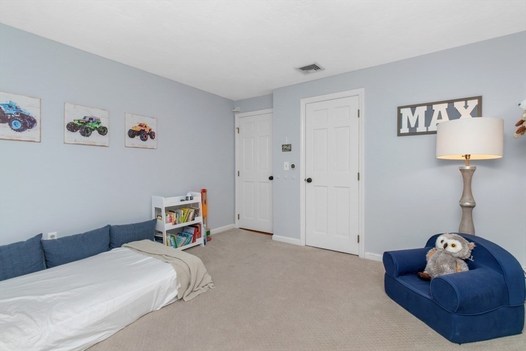 24 Robin Rd