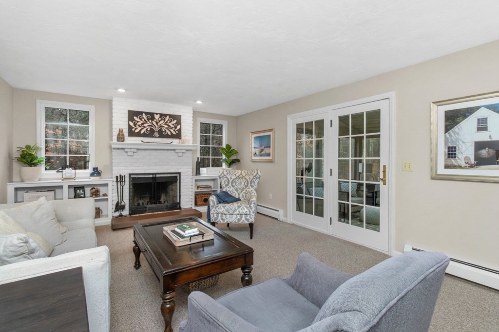 24 Robin Rd