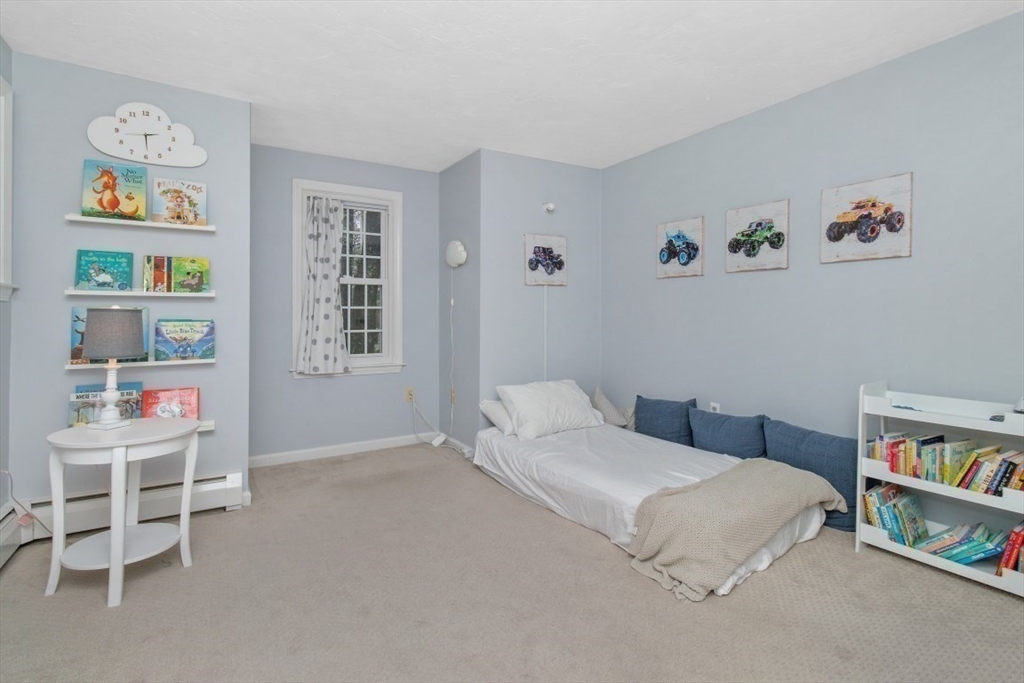 24 Robin Rd