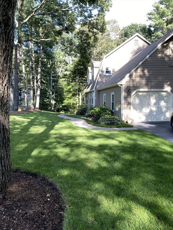 24 Robin Rd