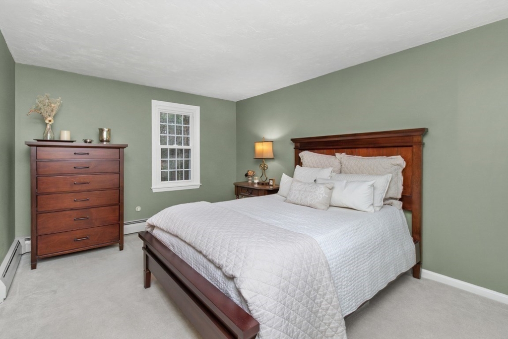 24 Robin Rd
