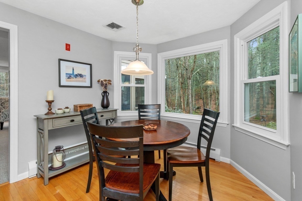 24 Robin Rd