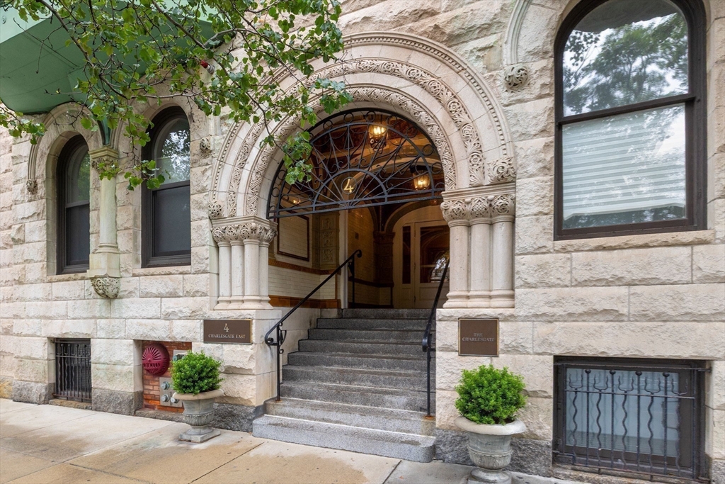 4 Charlesgate E # 106