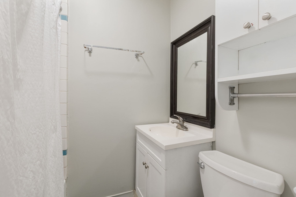 592 Columbus Ave # 3