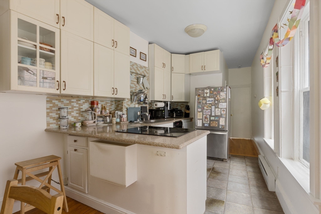 592 Columbus Ave # 3