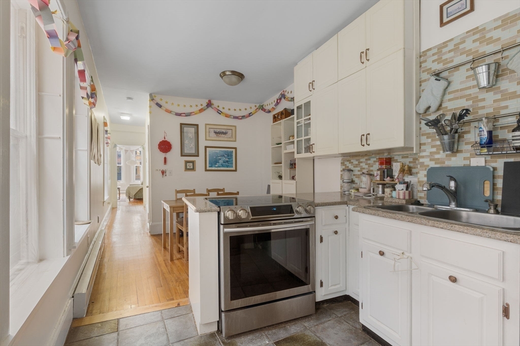 592 Columbus Ave # 3