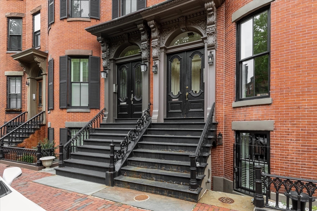 93 Pembroke St # 2