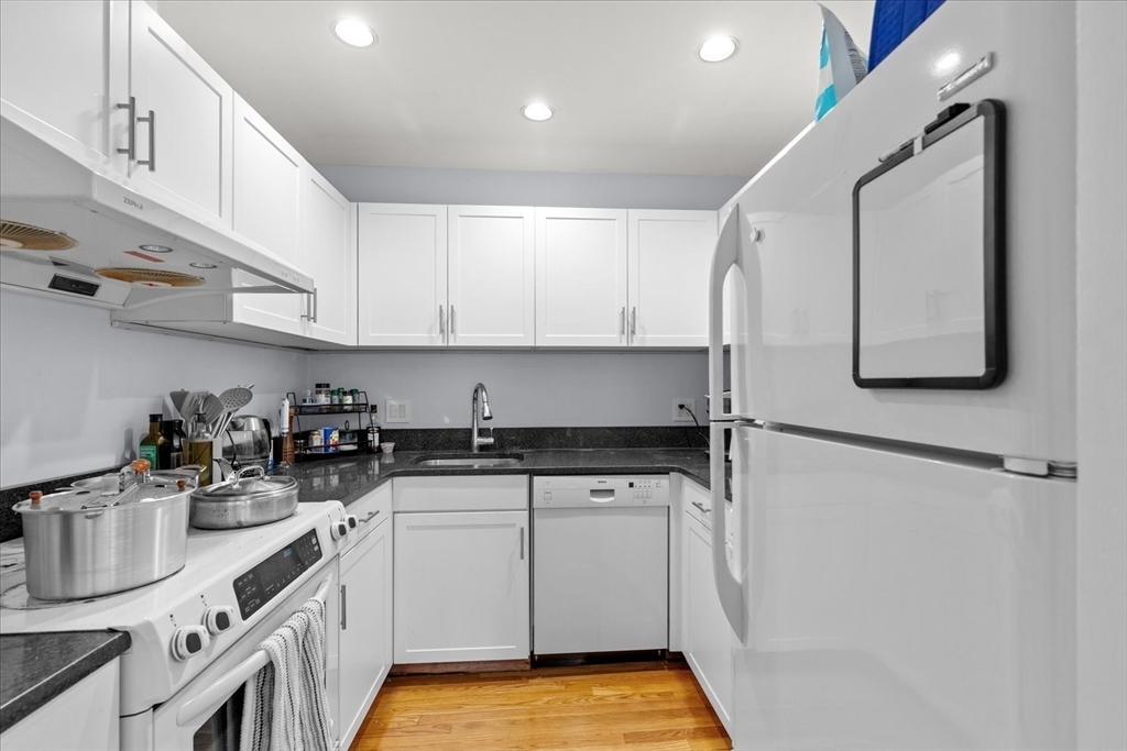 93 Pembroke St # 2