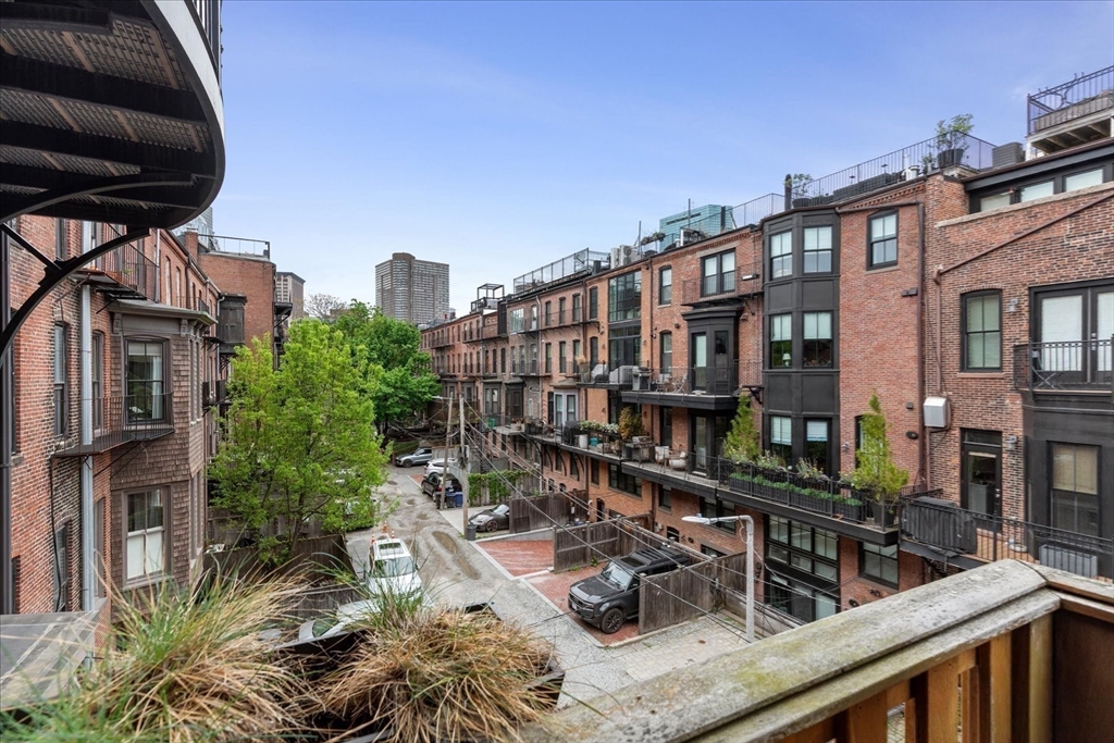 93 Pembroke St # 2