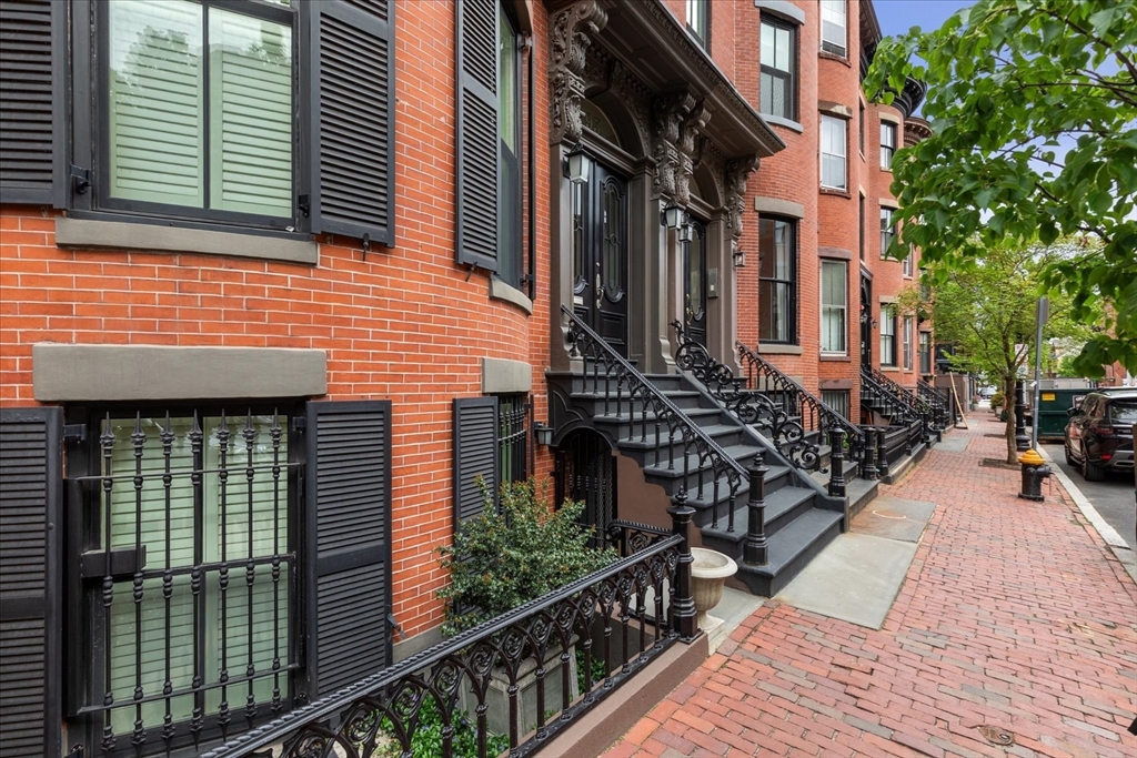93 Pembroke St # 2