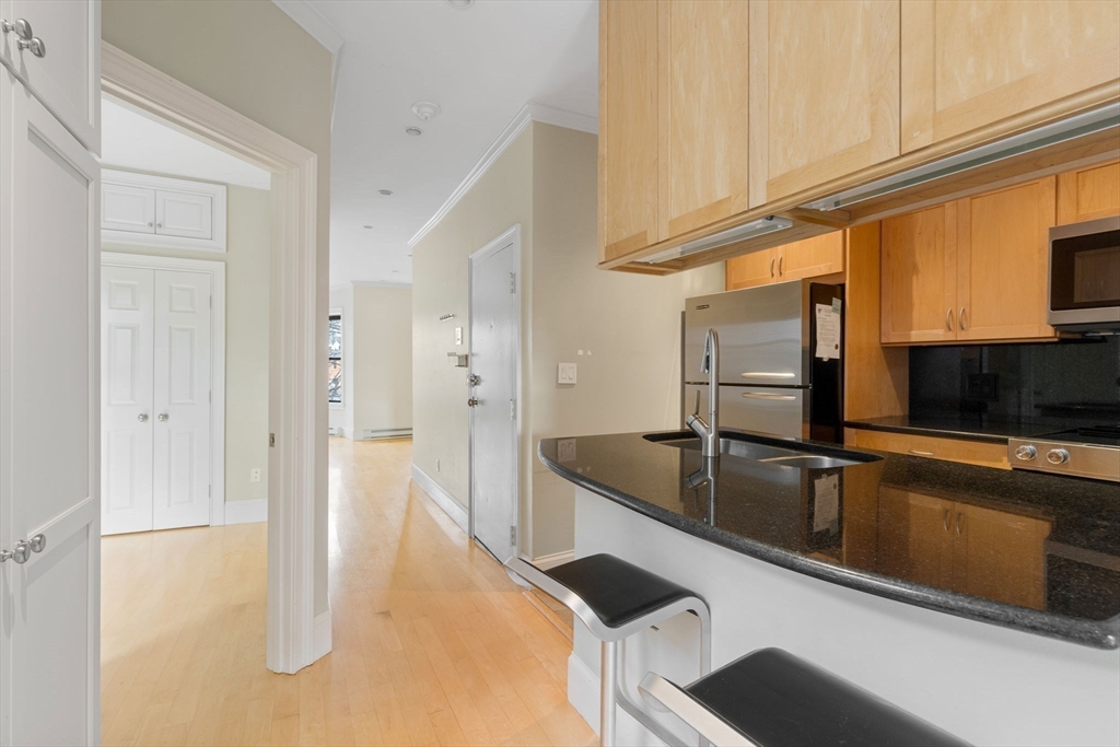 17 Follen St # 4