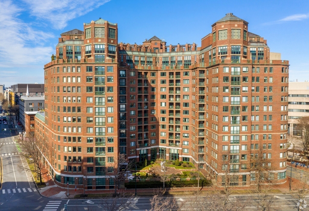 10 Rogers St # 214