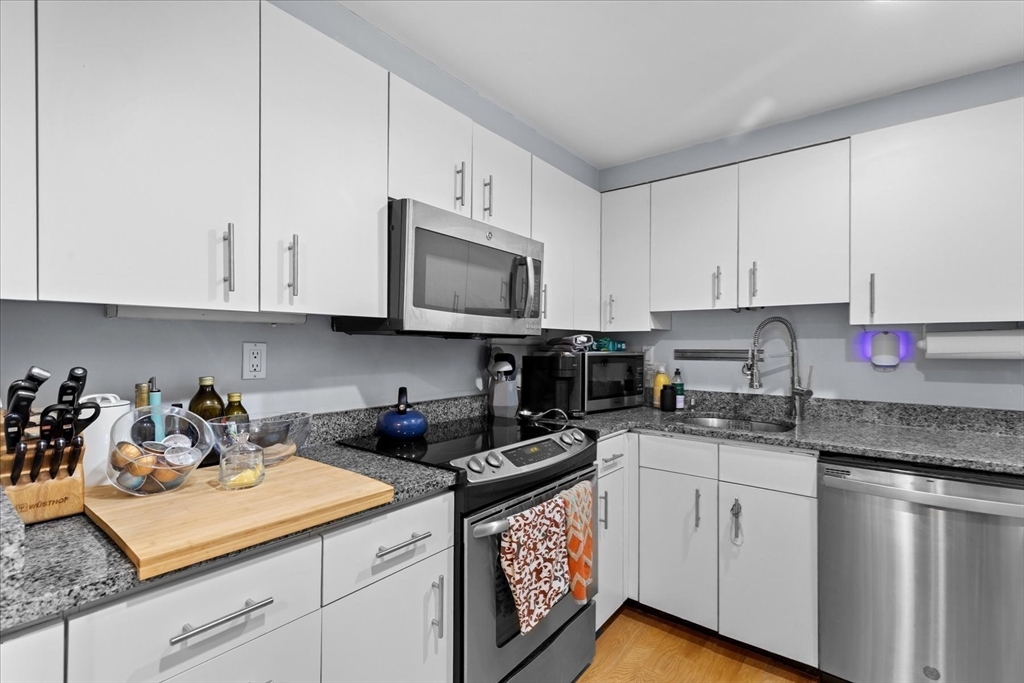 10 Rogers St # 214
