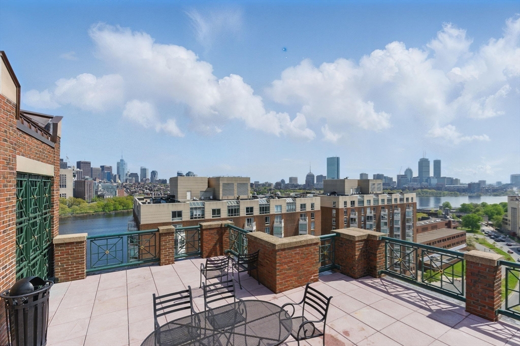 10 Rogers St # 214