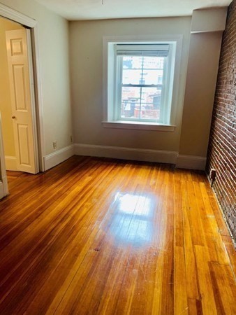 16 Hancock St # 4R
