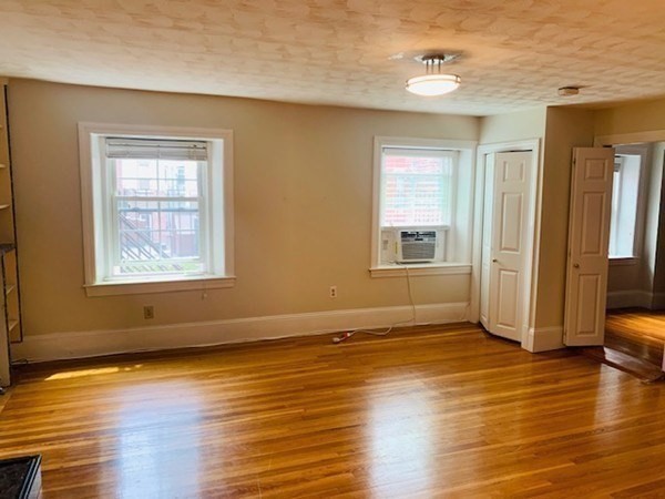 16 Hancock St # 4R