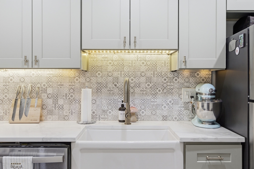160 Commonwealth Ave # 520