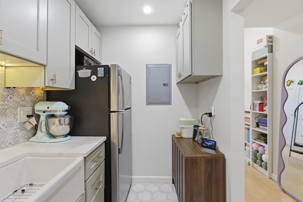 160 Commonwealth Ave # 520