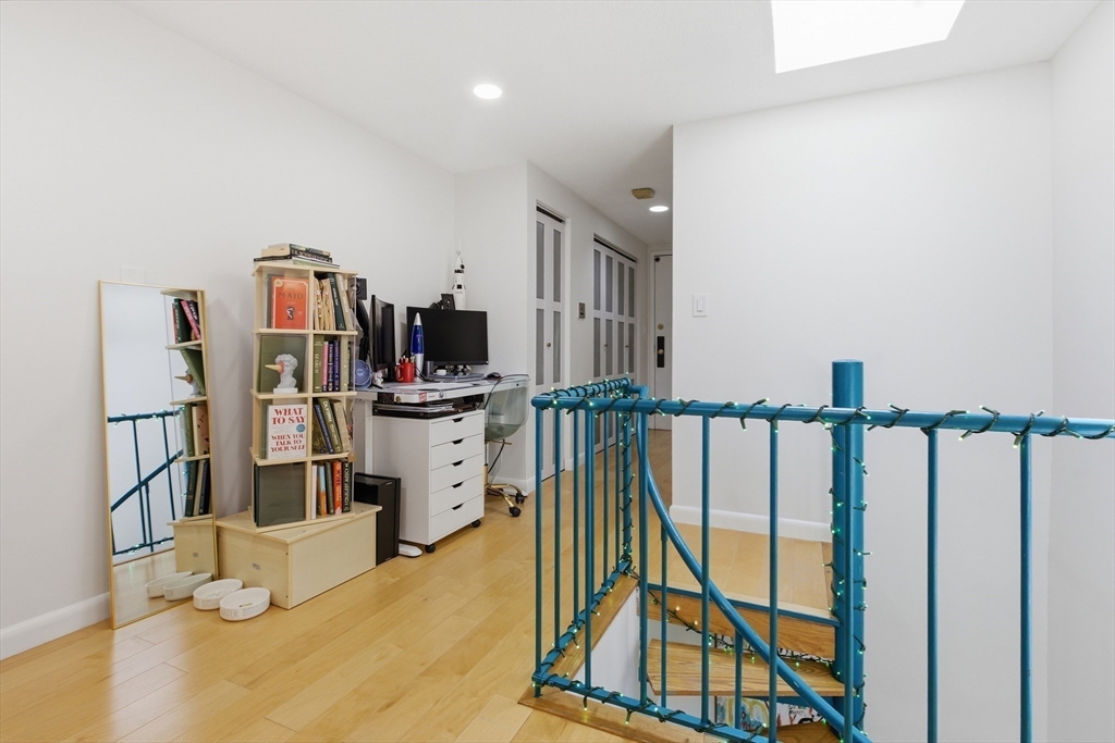 160 Commonwealth Ave # 520