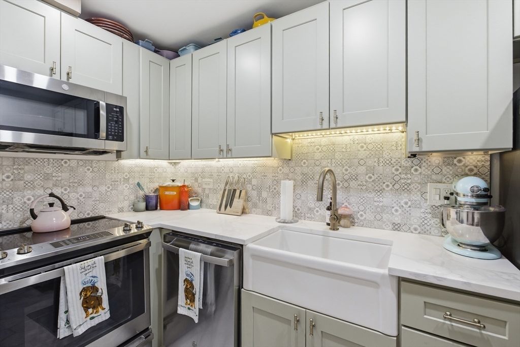160 Commonwealth Ave # 520